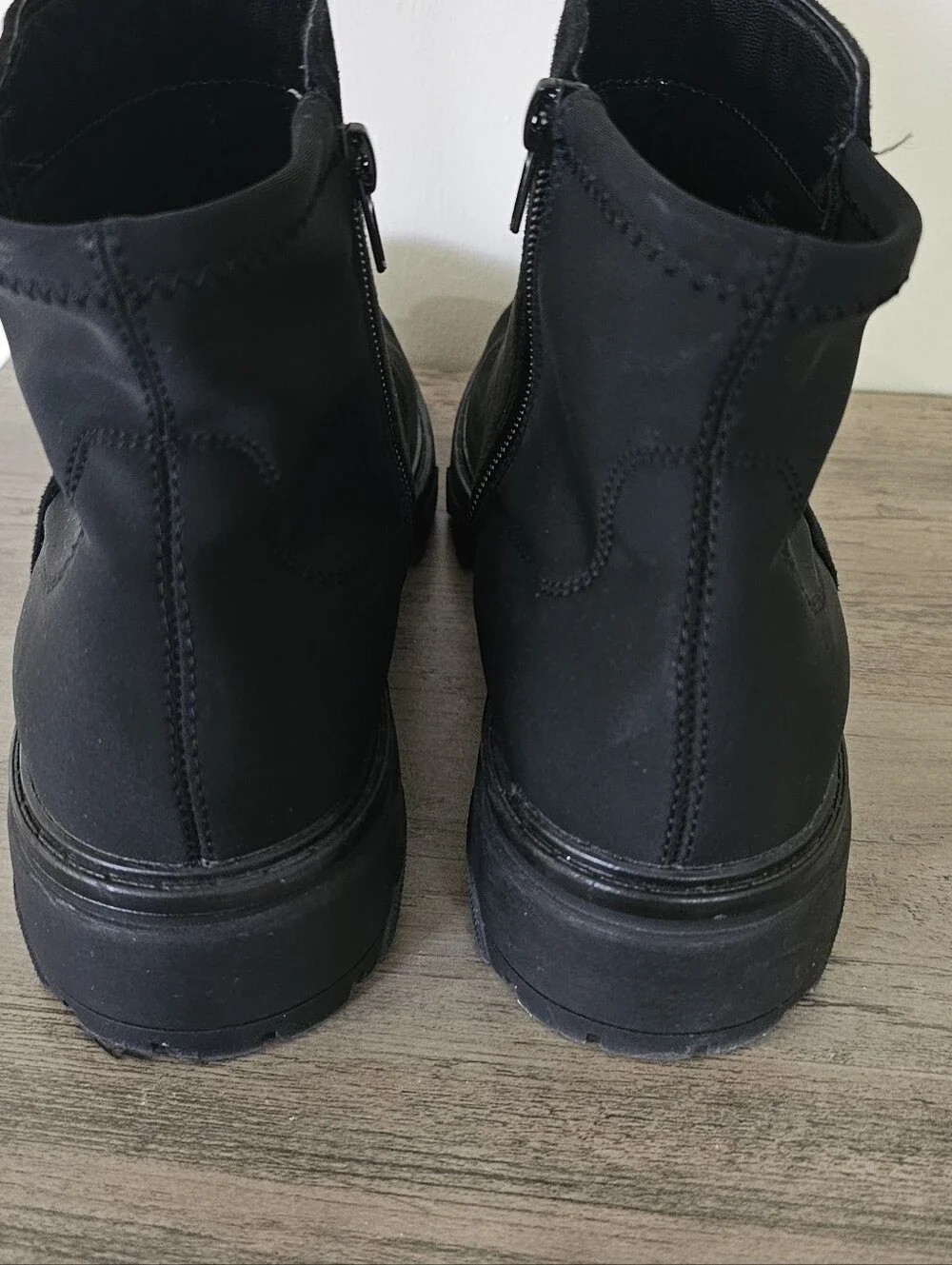 Unisa Women's Black Suede Lug Ankle Boots Size 8 M